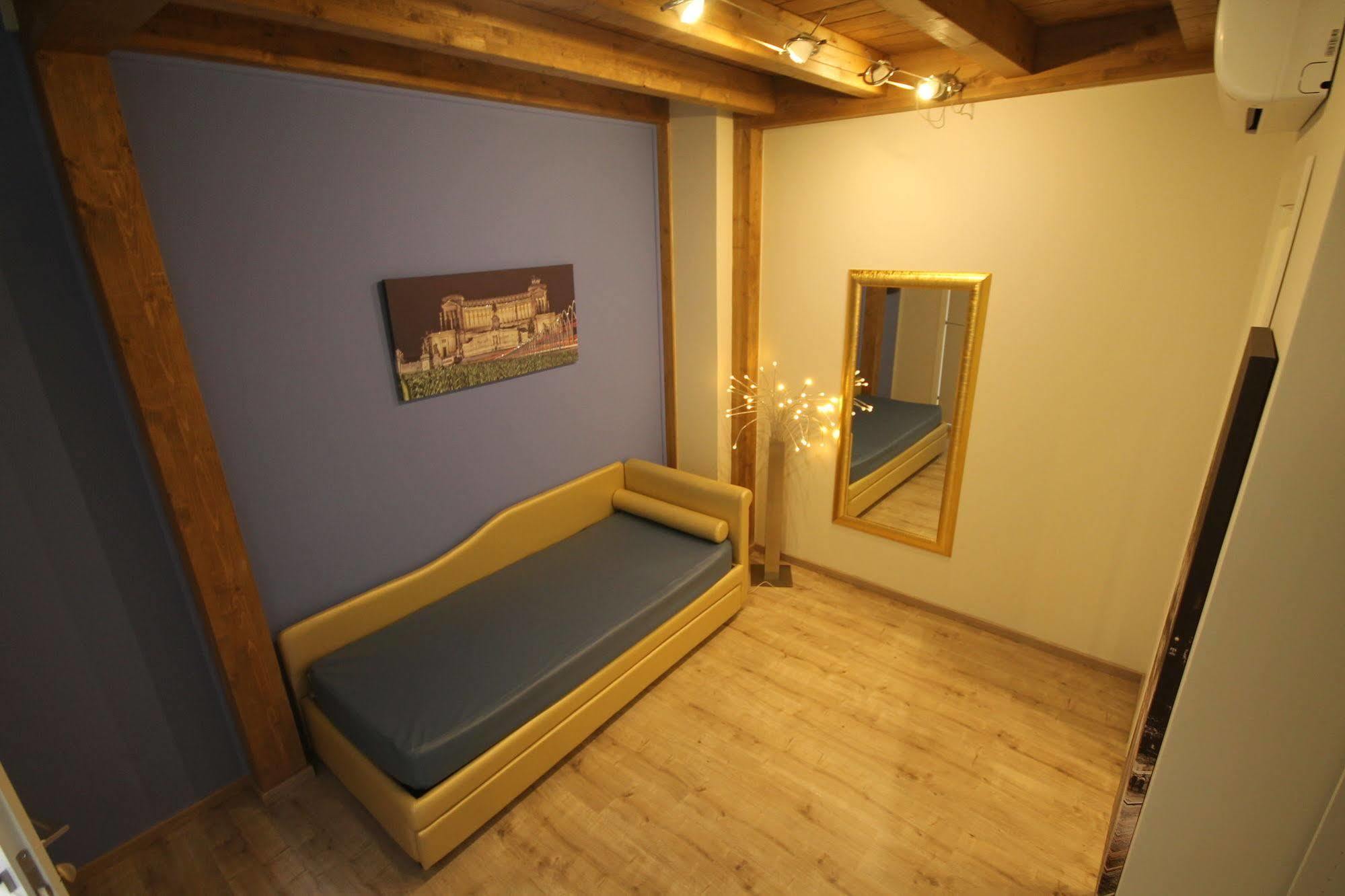 Tango Hotel Рим Екстериор снимка